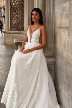 Ela Gown -ALAMOUR ONLINE STORE 119 6498fe1d c78d 4eb1 ab4a c55c6355363b