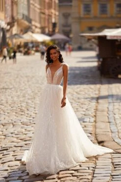 Avery Gown -ALAMOUR ONLINE STORE 18 77f4e132 ce0e 482f 8bbc fd5510029209