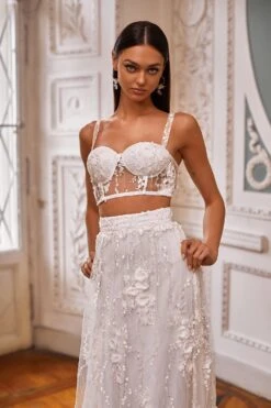 Aella - White -ALAMOUR ONLINE STORE 19 0b39defd 7328 4e6d b268 72f57a21c0c4