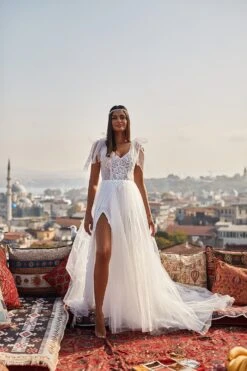 Ceyda Gown -ALAMOUR ONLINE STORE 1 693a422a 16ed 473d 85da 2d46d63c548d