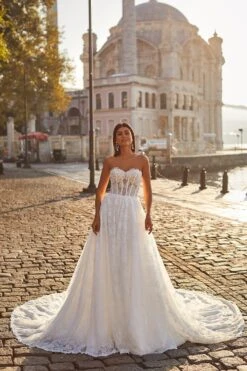 Pinar Gown -ALAMOUR ONLINE STORE 21 b083b37e 95f8 445b 9833 eee0ac6e6406