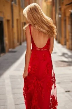 Magda - Red -ALAMOUR ONLINE STORE 28 8ca77ca1 76fc 46ab 97ed 0f162e53f5de