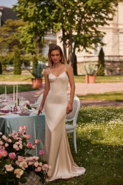 Grace - Champagne -ALAMOUR ONLINE STORE 2 6f2ef8f8 1e9c 46a0 a4dc 44a4436aafc2