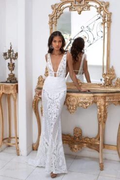 Elyse - White -ALAMOUR ONLINE STORE 30 aac7f9a2 8e12 4be2 91f1 1d6ecd99c617