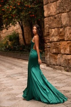 Felicita Satin Gown - Emerald -ALAMOUR ONLINE STORE 328 ba9efbc2 5993 4453 8ded adf575f8fa20