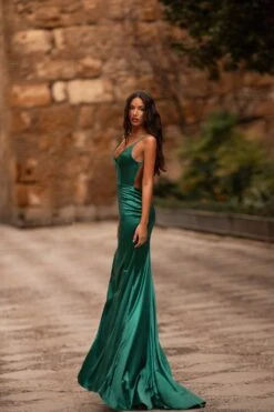 Felicita Satin Gown - Emerald -ALAMOUR ONLINE STORE 329 cded2d8e 91ac 46b8 984e 83ded3886878