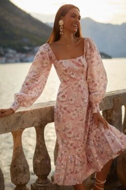 Sanela Dress -ALAMOUR ONLINE STORE 32 59997f4b ac5e 4a6c bca7 1c51a6357d1e