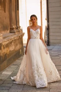 Luxe Clair Gown -ALAMOUR ONLINE STORE 33 866e8935 436f 4331 b914 c35fb3055dd3