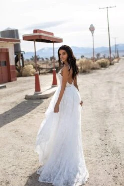 Daina Gown -ALAMOUR ONLINE STORE 41 1df0ccf3 d8ab 437a 9a94 df9e18dbf516