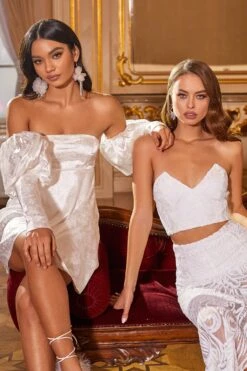 Mauris Set - White -ALAMOUR ONLINE STORE 42 b5b1febb 78d7 4a5a 80a9 a619c6b1a34e