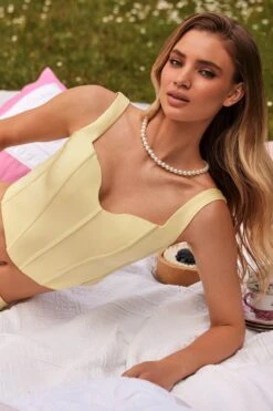 Jayda - Yellow -ALAMOUR ONLINE STORE 49 cc55716e 9245 45ec 9c67 408dba41f894