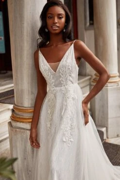 Karla Gown -ALAMOUR ONLINE STORE 57 c2d73403 f401 4f52 adec e6e023e36533