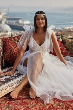 Ceyda Gown -ALAMOUR ONLINE STORE 6 5b3a5f81 22d6 42ad a469 465811047e3e