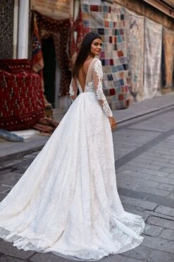 Azra Gown -ALAMOUR ONLINE STORE 74 91bd303f 43c2 4565 9e5d e4adb9f74b2c