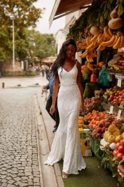 Sabrina - White 8 Sabrina - White -ALAMOUR ONLINE STORE 81 7ee1d1cd 9597 4435 a68c 49b783f8a5d8