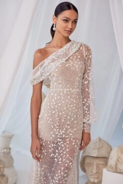 Emma - White -ALAMOUR ONLINE STORE 8 ee705ece c702 4056 368d3c 664b94257b23 1600x 2143b719 3701 4b51 a33b f24098941efb