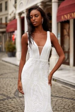 Meghan - White -ALAMOUR ONLINE STORE 91 3191d536 dbb5 4d90 8542 a6ec438f517e