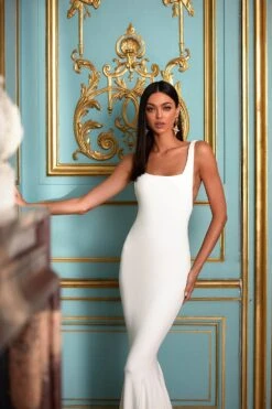 Rhea - White -ALAMOUR ONLINE STORE 97 fd4a09a9 27d3 492d b64a bf248460dee4