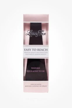 Easy To Reach Back Applicator For Self Tanning